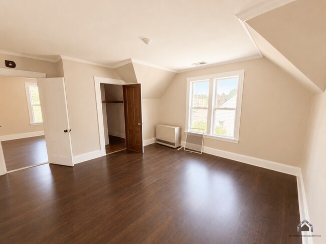 6 Hazelwood Ave Unit 2
