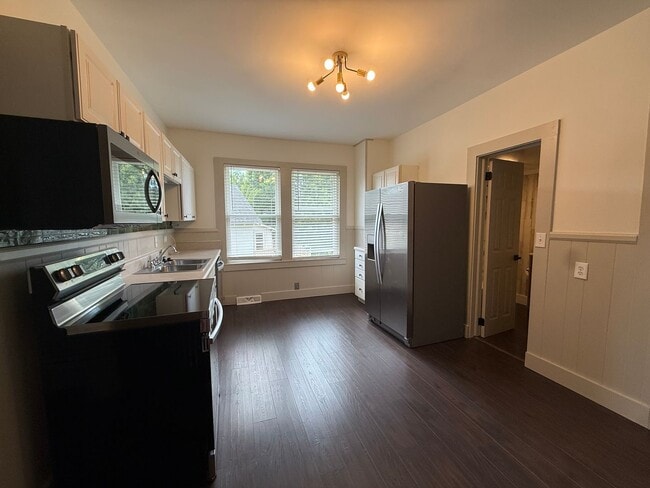 Photo - Charming Travelers Rest Cottage Near Swamp Rabbit Trail