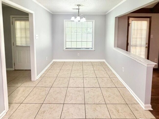 Cordova Home-Spacious 3 bedroom 2 bath home