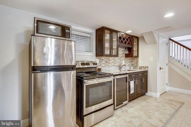 Photo - 905 Quackenbos St NW