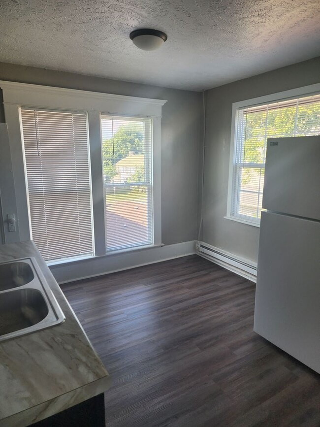 Photo - 312 01-1/2 11th Street Unidad 312-1/2 11th Street