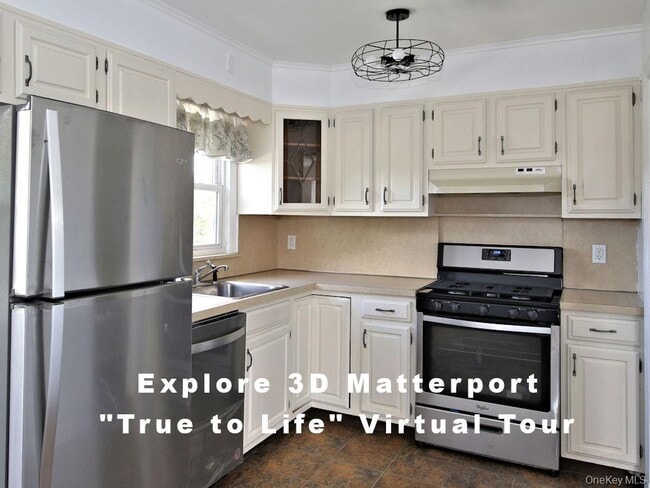 Building Photo - 295 Gainsborg Ave E Unit 2