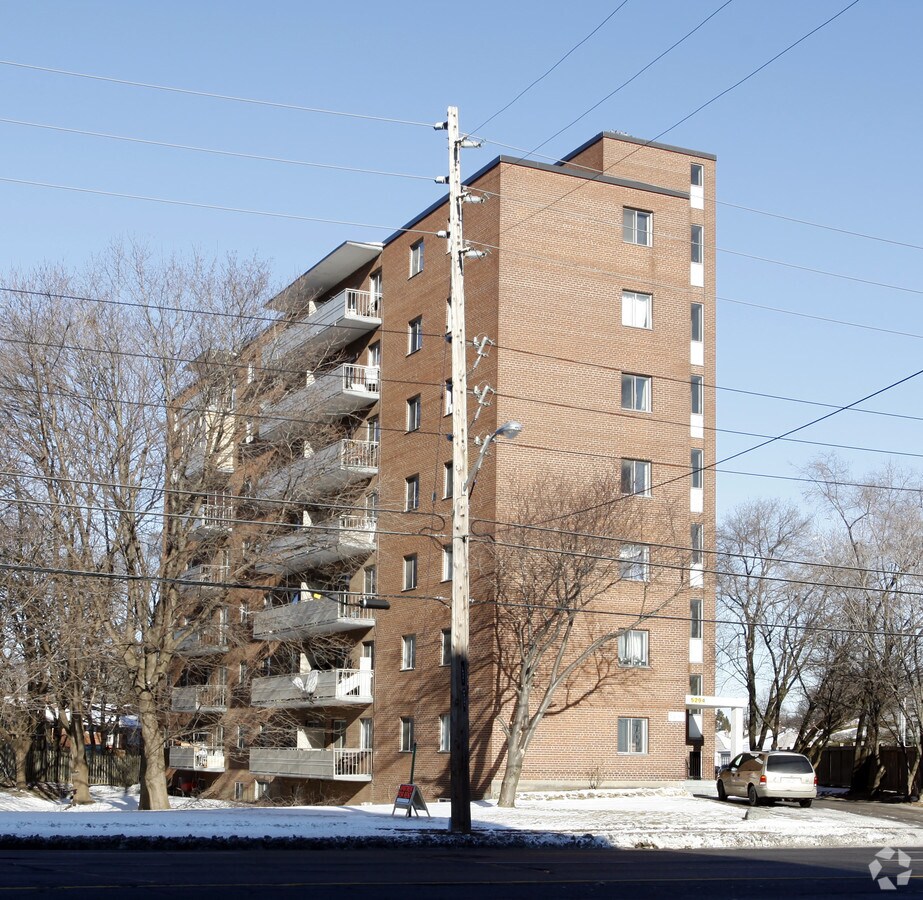 Photo - 5294 Dundas St W