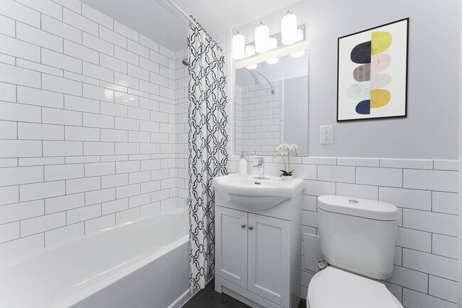 Photo - 195-210 5th Ave