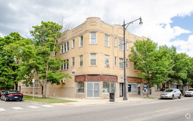 Building Photo - 5135 W Windsor Ave Rental