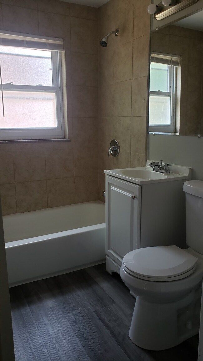 Photo - 1137 Woodbine St