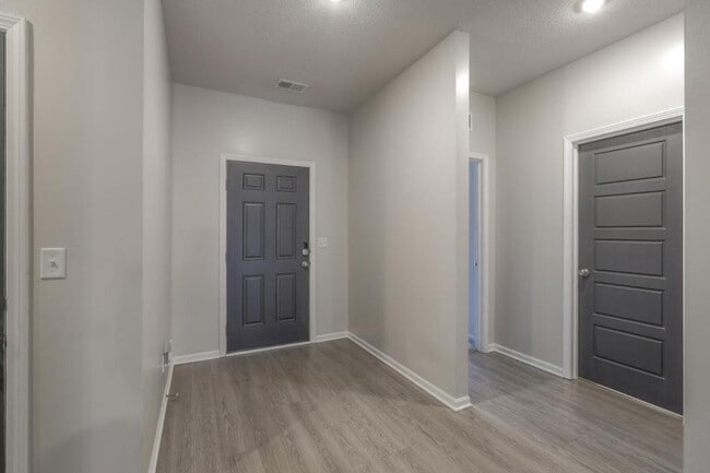 Photo - 8004 SE 6th St