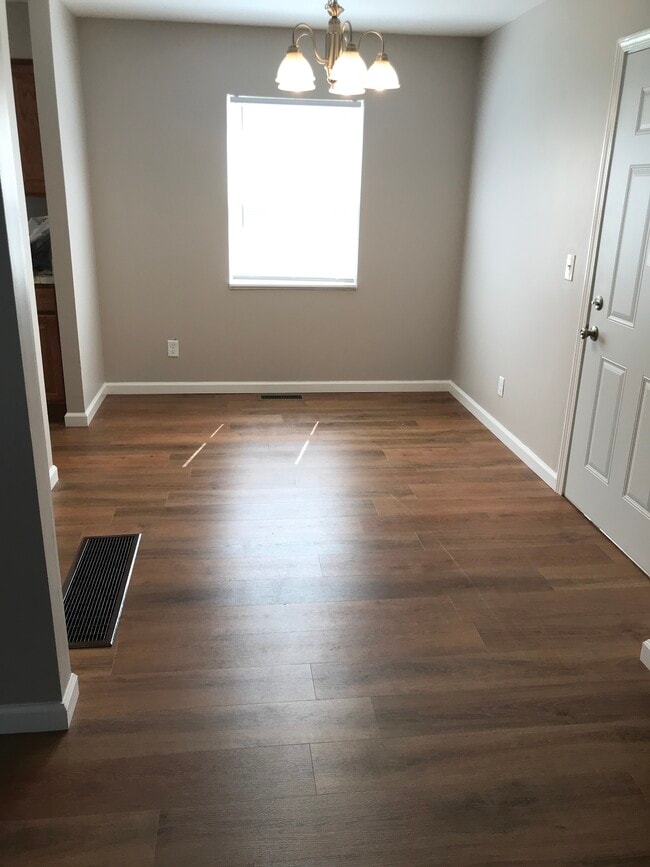 Dining area - 4552 Baylor Ct
