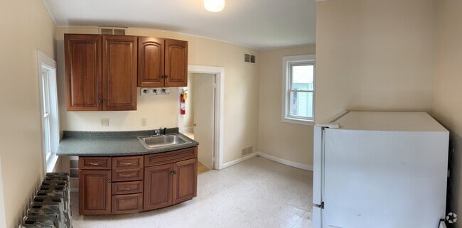 Building Photo - 27 Loomis St Unit 3 Rental
