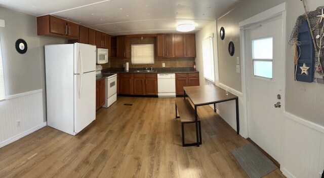 Photo - 7939 Cadillac Ave