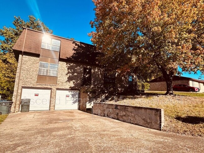 4653 Cary Ln