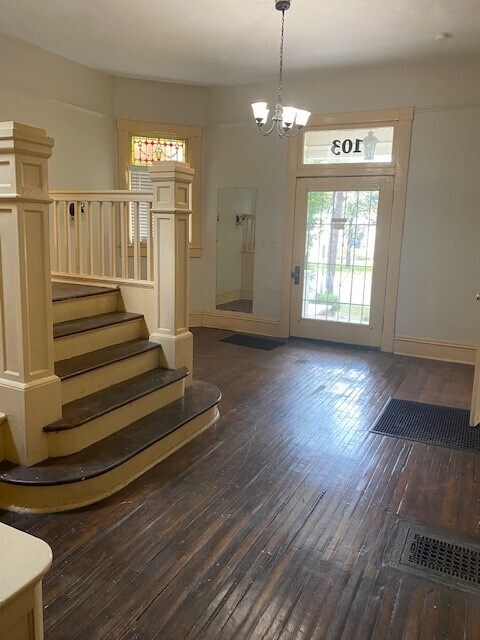 Photo - 103 W 37th St