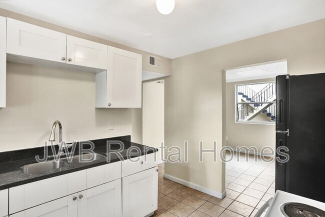 Photo - 1530 W 21st St Unit 2