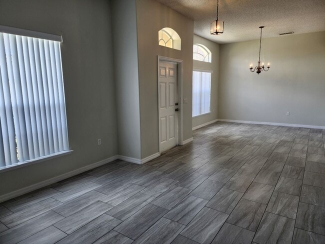 Photo - 4/2 Contemporary Style house