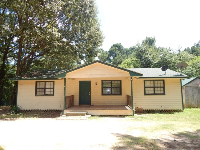 Winona ISD: 3 Bedroom, 2 Bath Home in a Co... - Winona ISD: 3 Bedroom, 2 Bath Home in a Co...