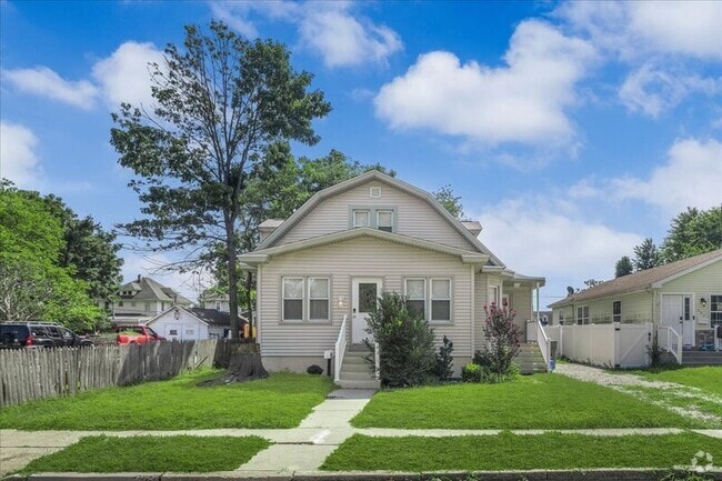 Building Photo - 545 Nassau Ave Rental