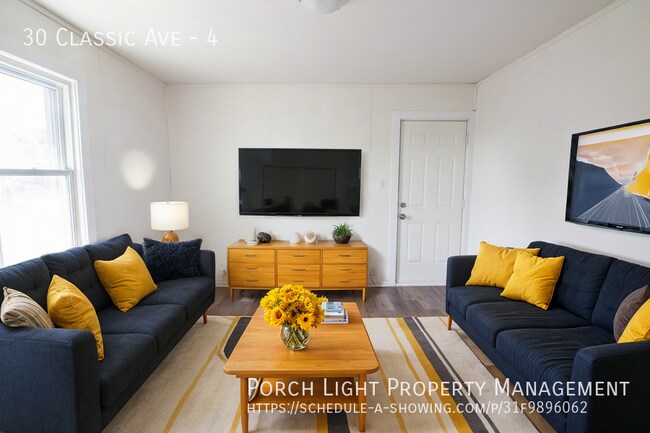 Photo - Renovated Spacious 1 Bedroom with parking ... Unit 4