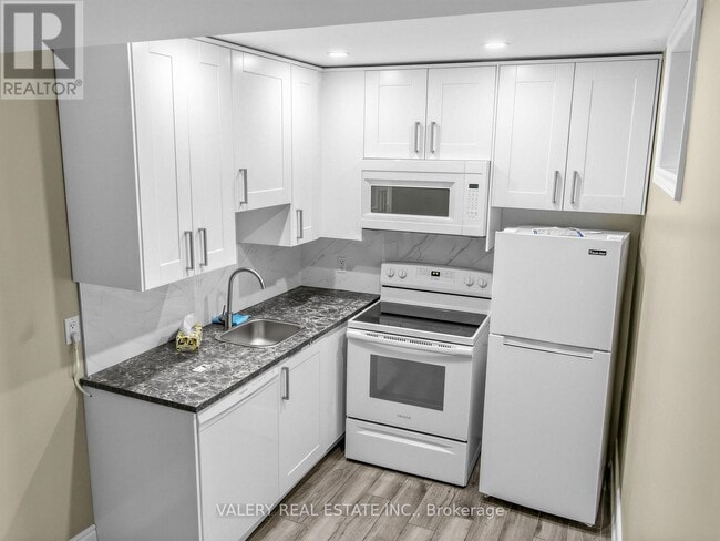 Photo - 133 Meadowvale Dr