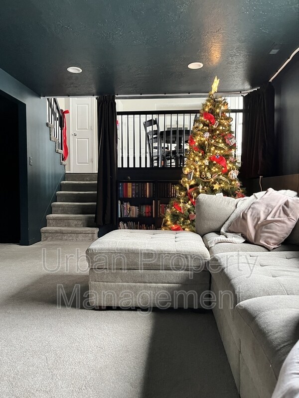 Photo - 734 W 2220 N