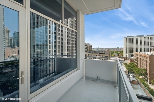 Photo - 1305 S Michigan Ave