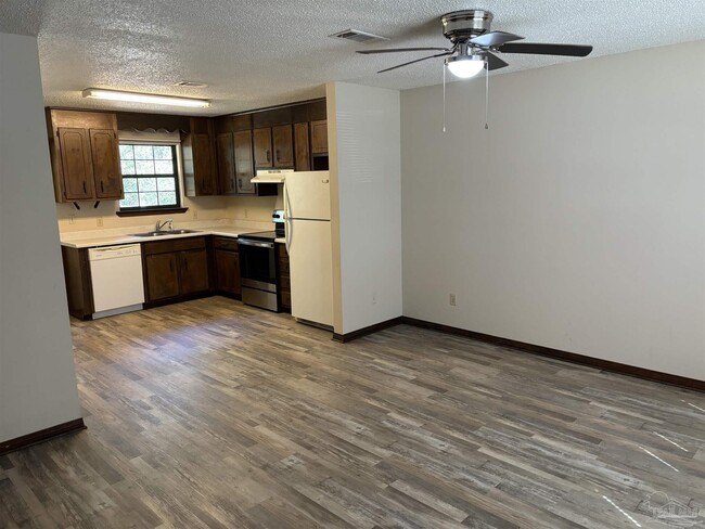 Photo - 5682 Crestwood Dr
