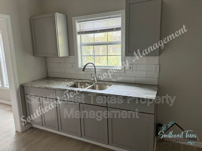 Photo - 614 Euclid St