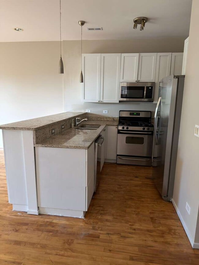 Photo - 2442 W Madison St Unit 3