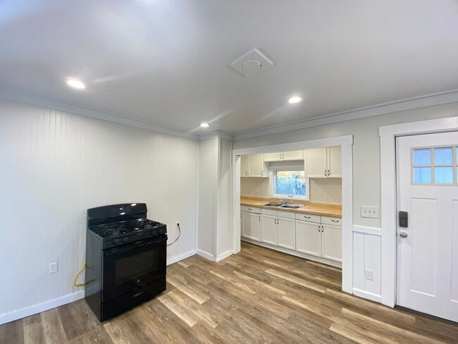 Photo - 348 Portland St