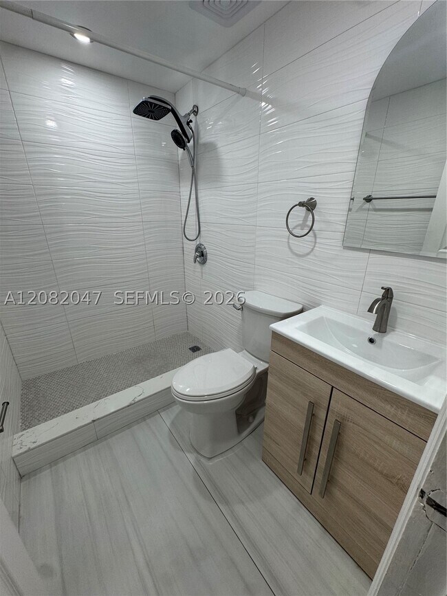 Photo - 515 SW 3rd St Unit 3
