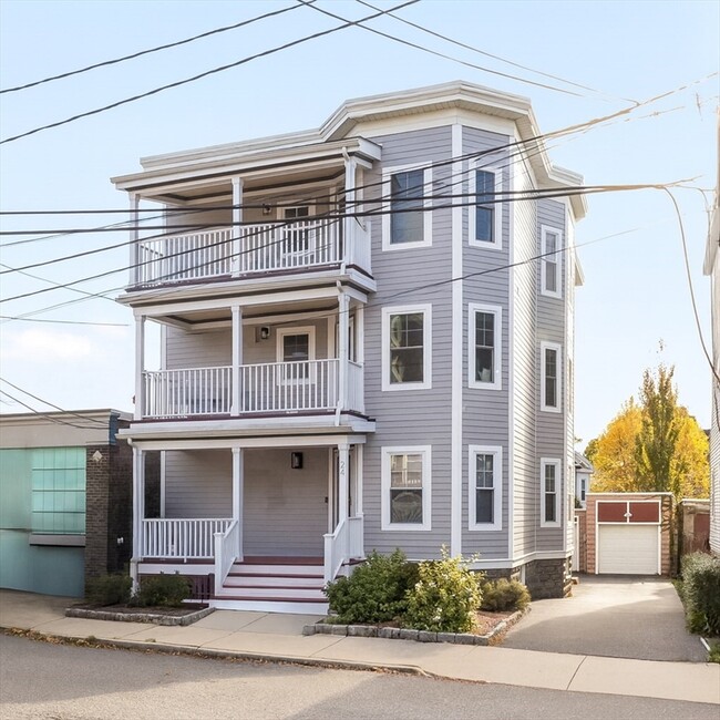 Photo - 22 Clarendon Ave Unidad 2A Rental