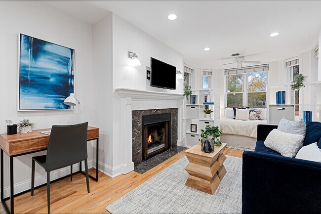 Photo - 950 W Belle Plaine Ave Unit 1W