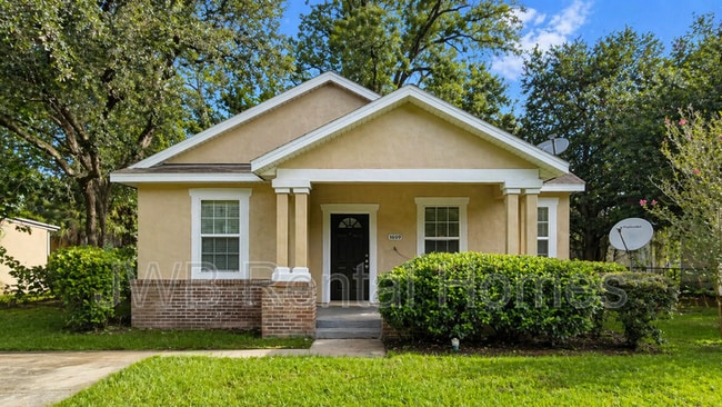 Building Photo - 1609 W 24th St