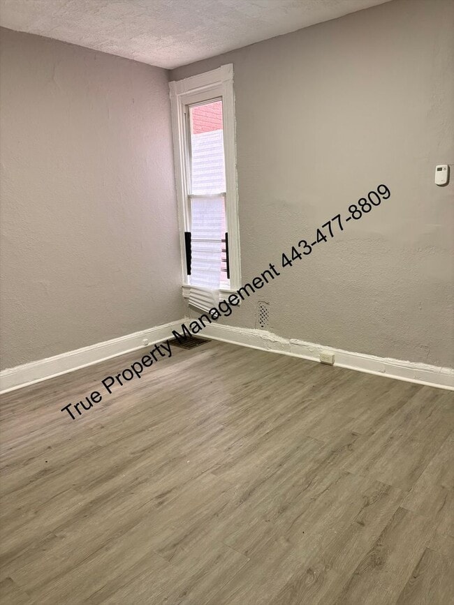 1938 W Lexington St