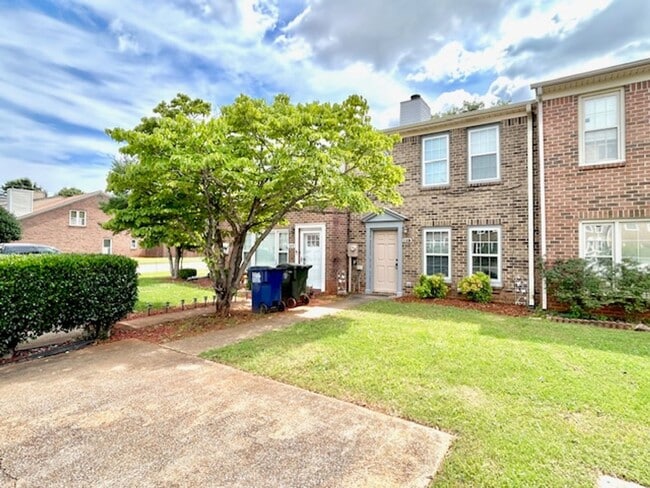 Photo - Beautiful Townhome in the Heart of Madison!