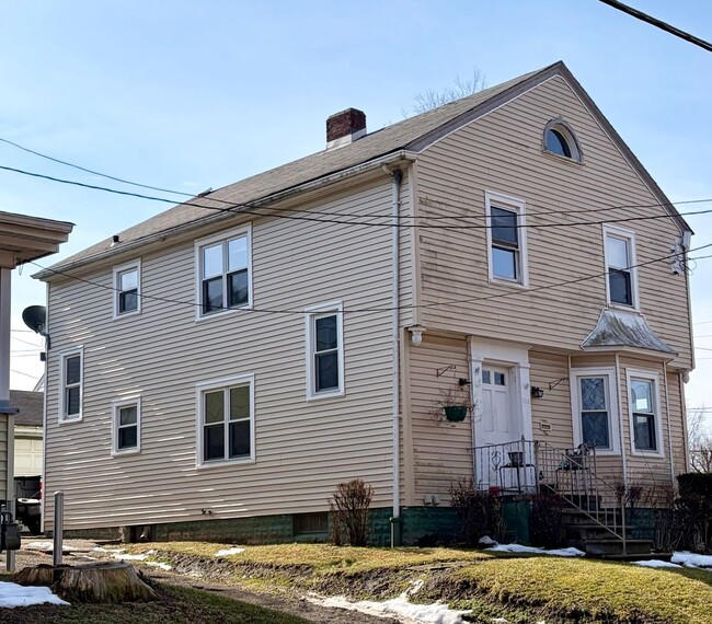 Building Photo - 1652 Roosevelt Ave Unit 1652 Roosevelt Ave Apt 1