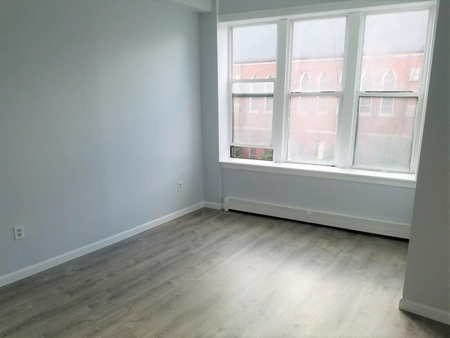 Photo - 4 Webster Ave Unit 2