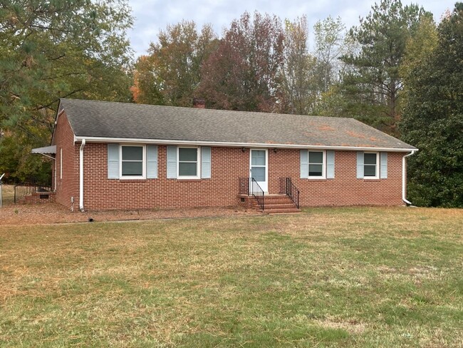 Well Maintained brick ranch home - Well Maintained brick ranch home