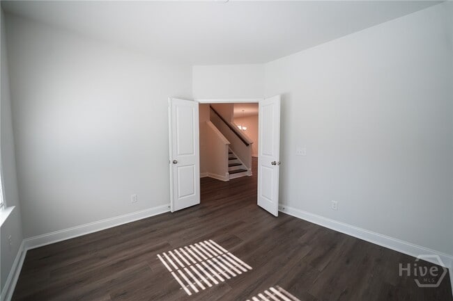 Photo - 112 MONTEREY Lp