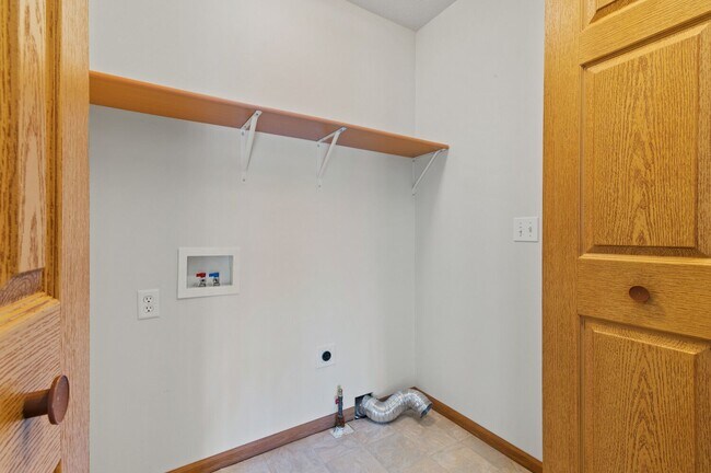 Photo - Woodland Creek Townhomes - Saginaw, MI