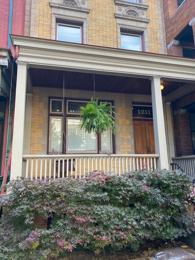 Building Photo - 1211 Buena Vista St Unit #4 Rental