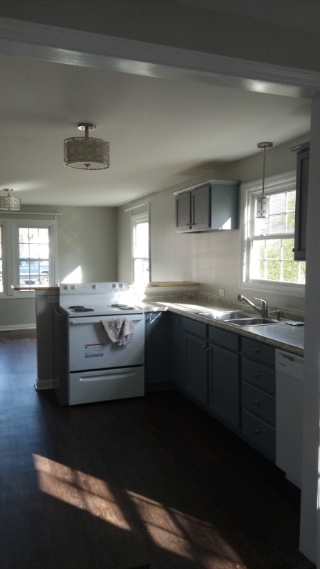 Photo - 301 Thompson Rd