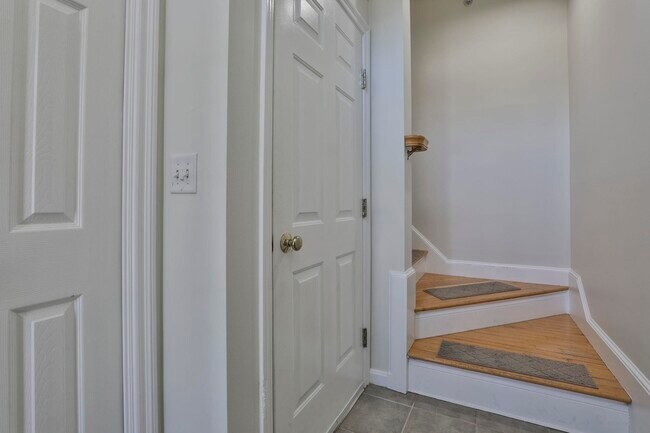 Photo - 92 Barrington Ave