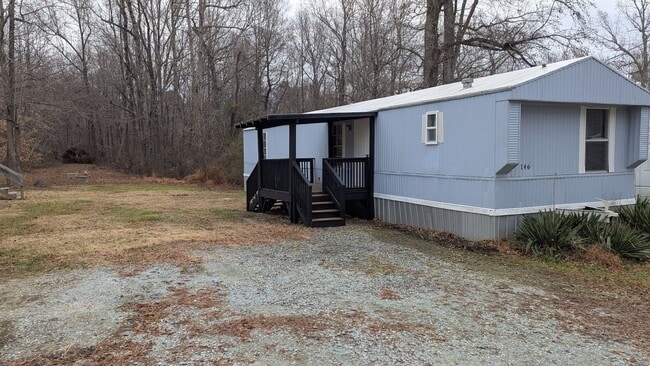 Building Photo - 2 Bedrooms and 2 Bathroom Mobile home