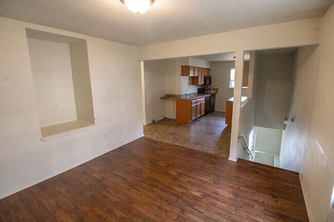 Photo - 1013 W Ash St