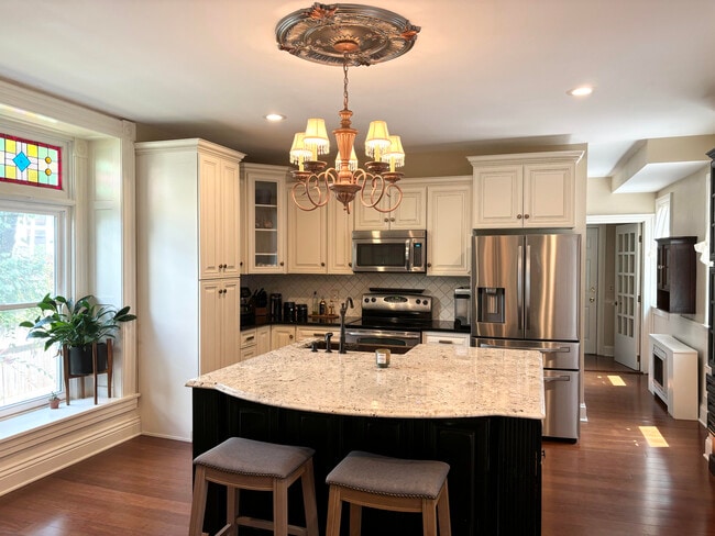 Kitchen - 61 Park St Unit House