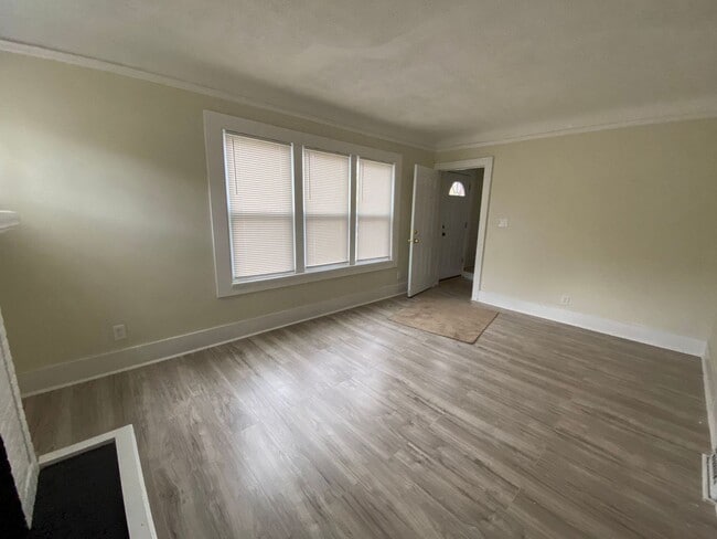 Photo - 14565 Hubbell Ave Unit 14565 Hubbell Upper