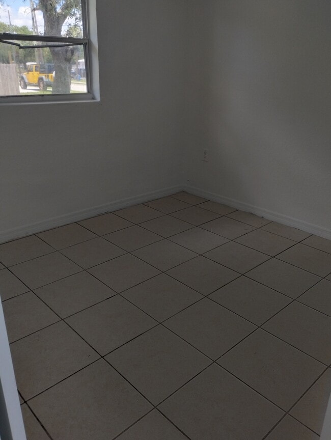 Photo - 1007 Avenue MUnit A Ave Unit A