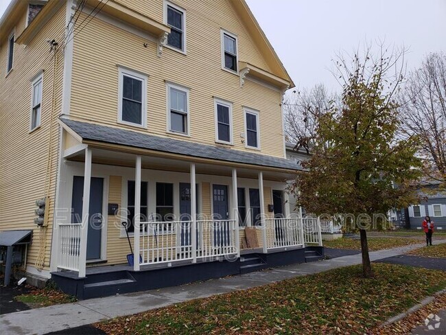 Building Photo - 19 1/2 Drew St. Rental