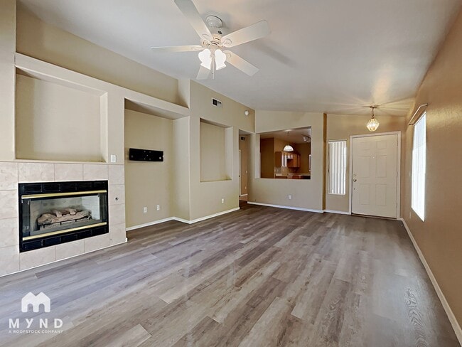 Photo - 685 E Cantebria Dr