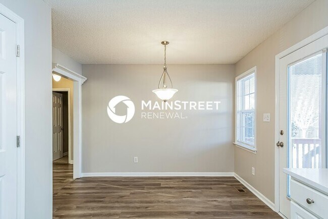 Photo - 3 Bedroom Pet-Friendly Home in Raleigh, NC with Main Street Renewal